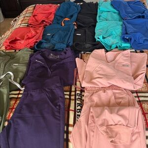 Figs scrubs ALL S sizes. Bundle: Total 8 sets & free extras thrown in!